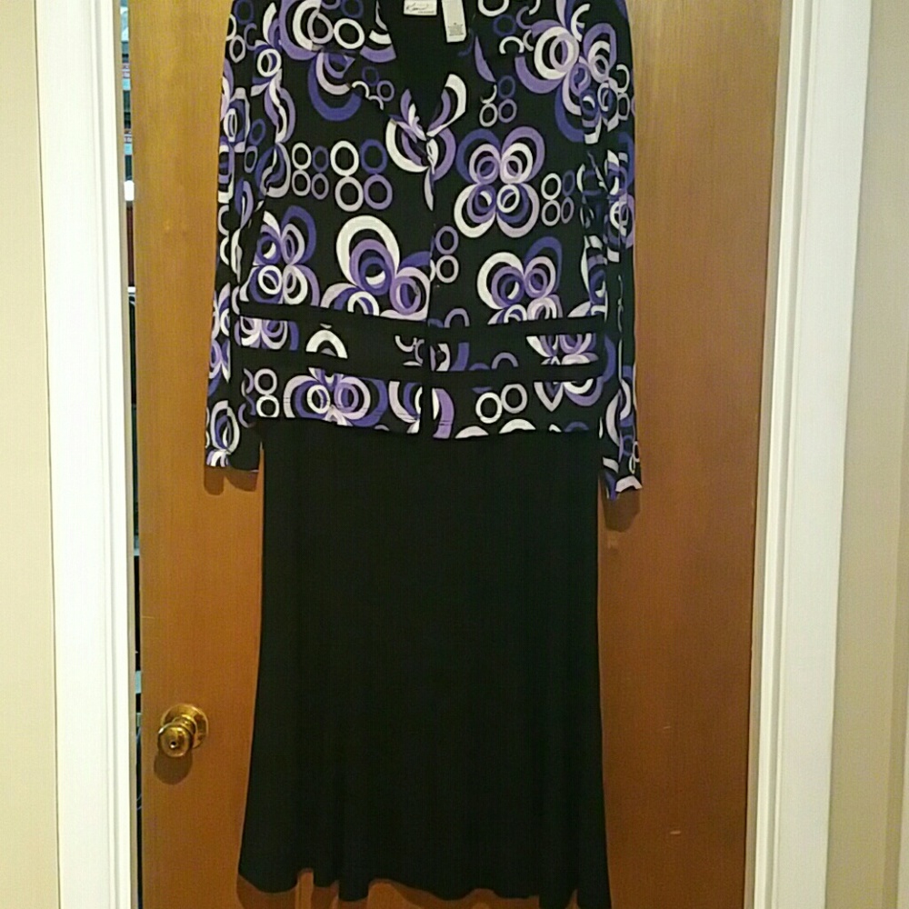 Black sleeveless dress with jacket